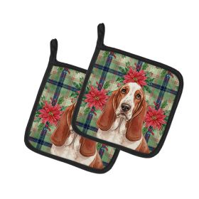 Red and White Basset Hound Christmas PoinsettIas Pair of Pot Holders Pair 7.5x7.5 Quilted Insulated Hot Pads Decorative Kitchen Gift Made in USA